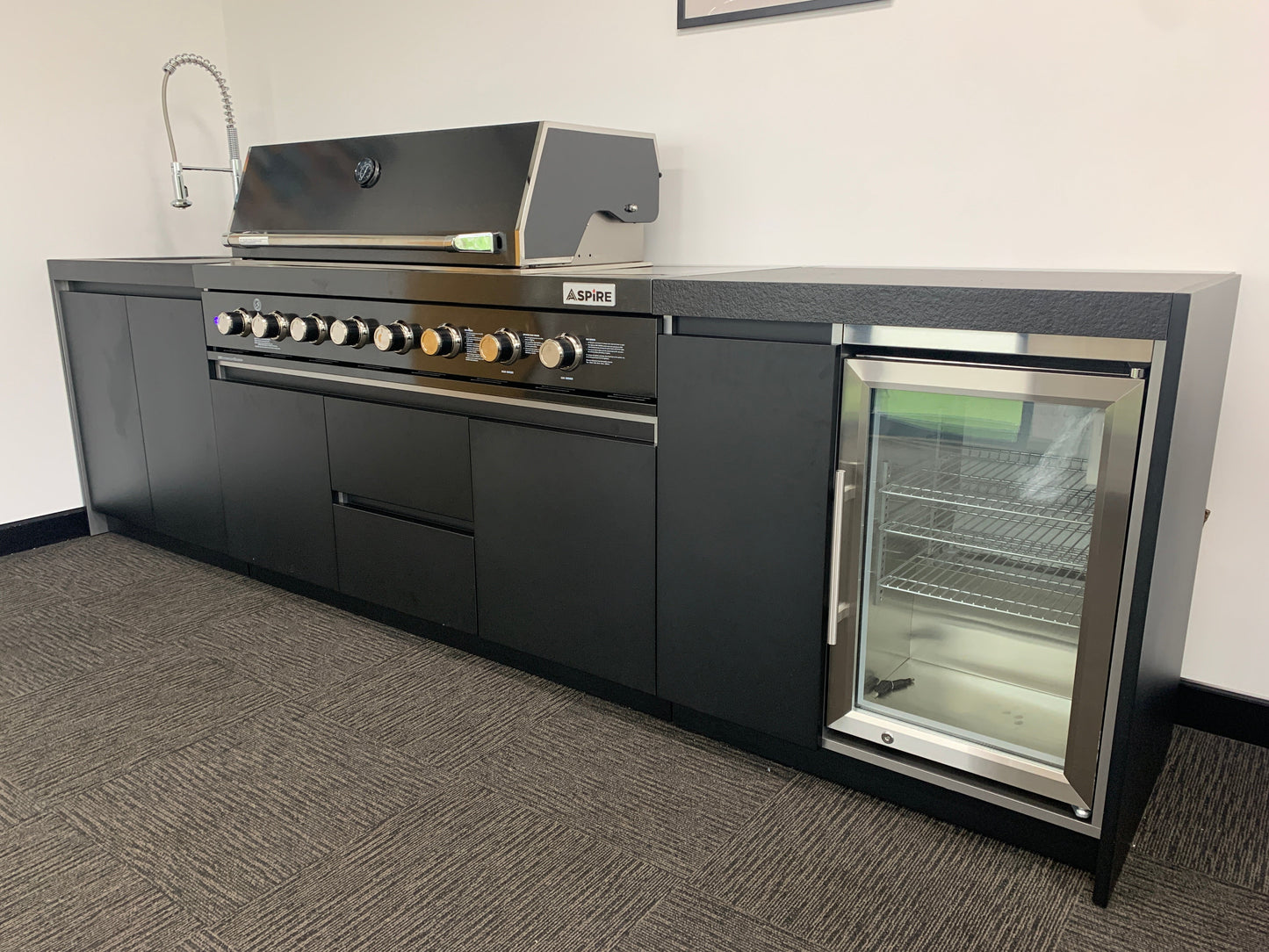 Aspire 6 Burner NAT GAS Combination with Double door Refridgerator, double door floor cabinet, corner cabinet and Sink Cabinets NATURAL GAS (does not include hose &amp; Nat gas governor, they are supplied by an authorised Gas fitter / plumber)